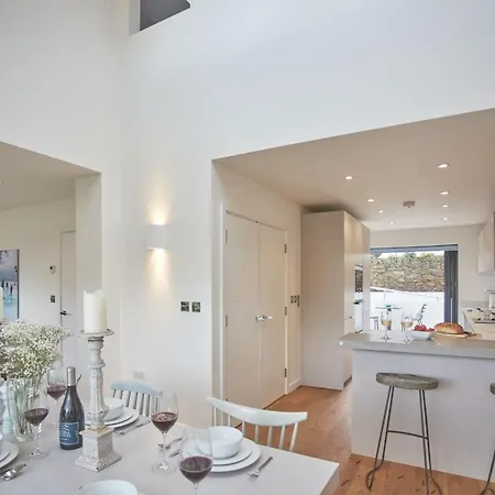 5 The Sands Holiday home Polzeath