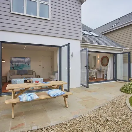 5 The Sands * Polzeath